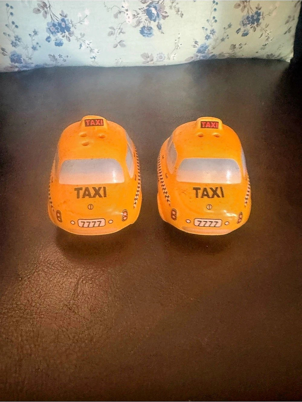 New York Taxi salt and pepper shaker vintage Cars Orange & Black Set